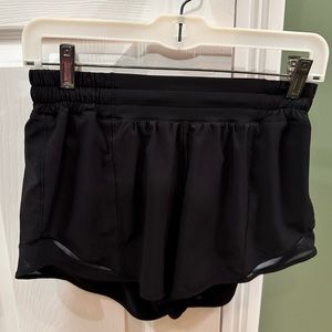 NWT lululemon hotty hot low rise shorts 4” inseam black size 6